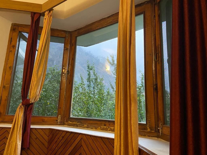 Others 5, Hotel Devlok International, Kullu