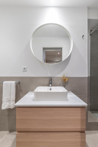 Bathroom 2, Happy Apartments, Barcelona