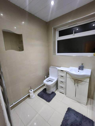 Bathroom 5, Remarkable 3-bed House in Tilbury, Thurrock
