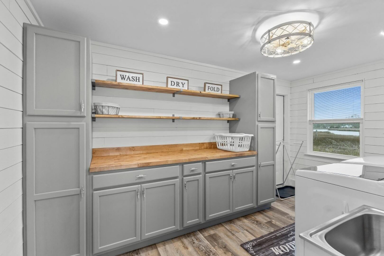Private kitchen 4, Water's Edge Retreat 3 Bedroom Home by RedAwning, Carteret