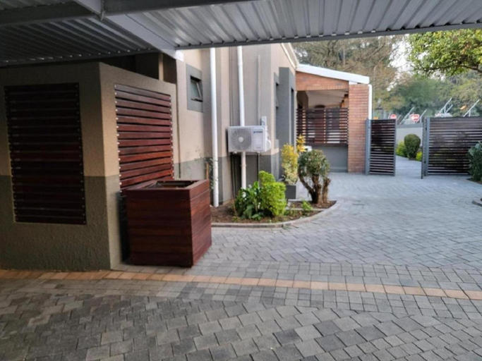 Others 4, @ 21 Guest House, Umgungundlovu