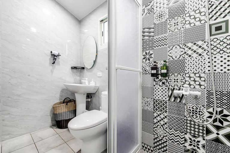 Bathroom 2, L.M.S B&B GLAMPING, Miaoli