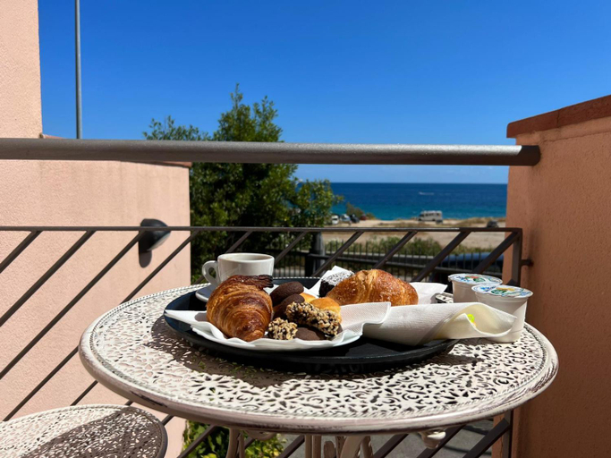 Food & Drinks, 215 addaura luxury room, Palermo
