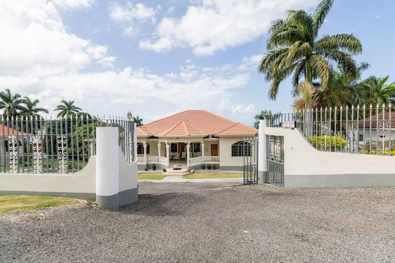 Primary image, Lovely 1-Bed in Montego Bay-Rose View Apartment