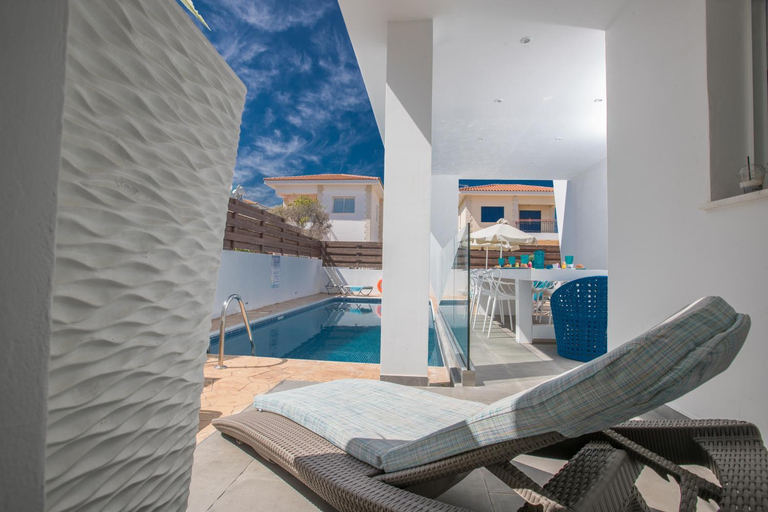 Sport & Beauty 2, Marimar villa