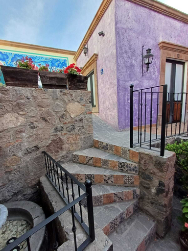 Others 5, El Mesón del Quijote, Allende