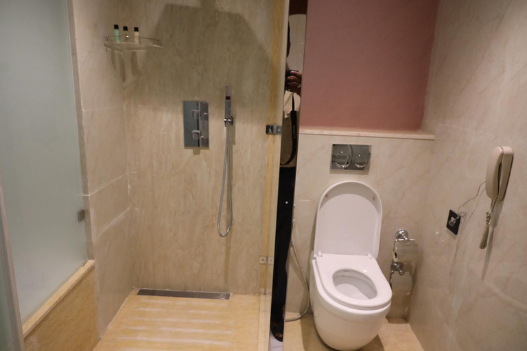 Bathroom 5, Regenta Central RS Chennai OMR, Kancheepuram