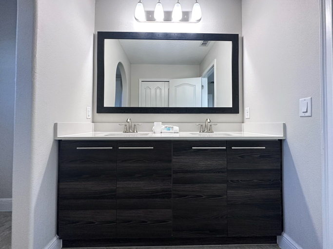 Bathroom 3, Balmoral Resort-210bp 4 Bedroom Home by RedAwning, Polk