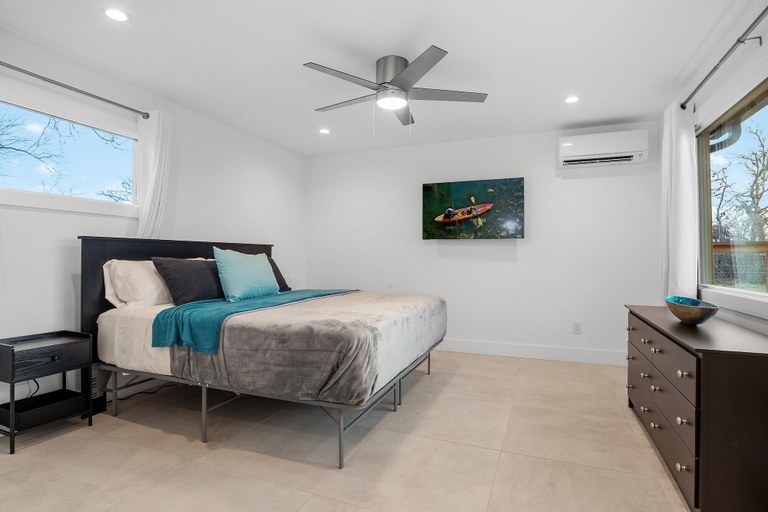 Room 4, Guadalupe Bluff Modern House 5 Bedroom Home by RedAwning, Kerr