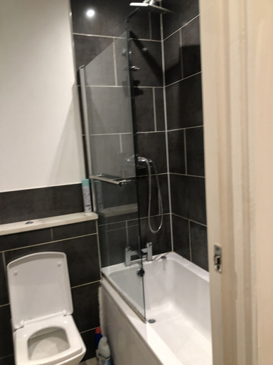 Bathroom 2, Captivating 1-bed Apartment in Southampton, Southampton