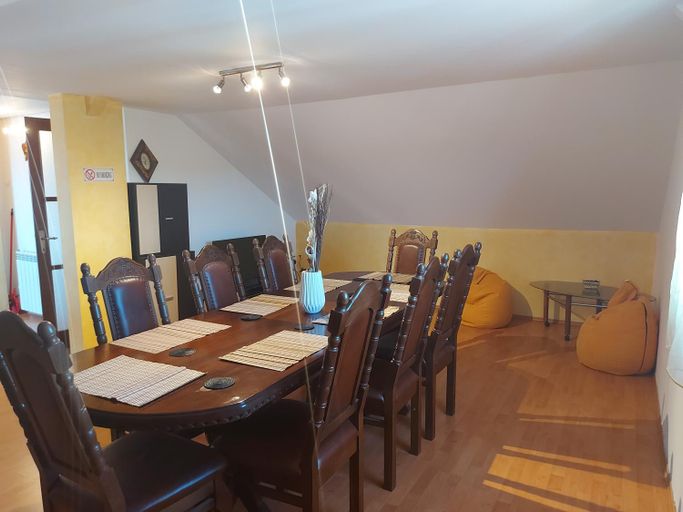Others 5, Casa Eric, Sanmartin