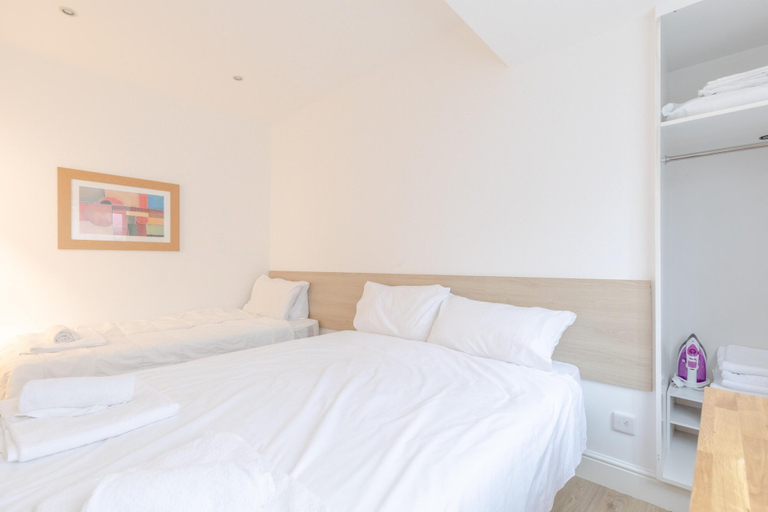 Room 5, Bright and Spacious 1BD Flat - Camden, London