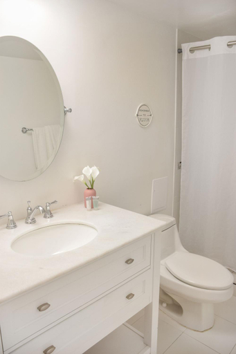 Bathroom 4, Seacoast Suites, Miami-Dade