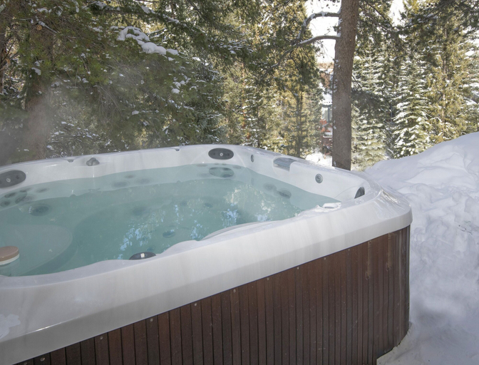 Outdoor spa tub, Timberfalls 1902 2 Bedroom Condo by RedAwning, Eagle