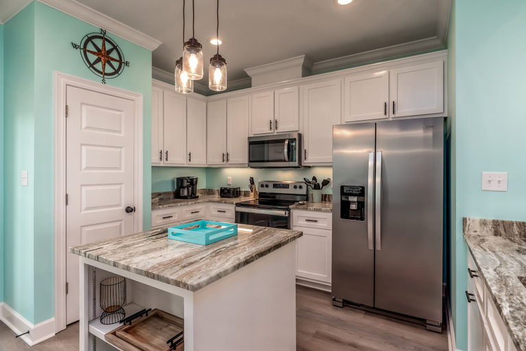Private kitchen 5, Simply Blessed - 106 Vargas Ct 4 Bedroom Home by RedAwning, Mobile