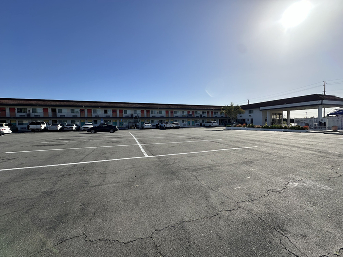 Public Area 5, Dixie Orange County Hotel, Orange