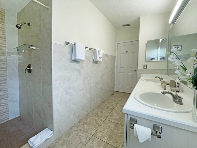 Bathroom 3, Greatest Grove 4 Bedroom Home by RedAwning, Lake