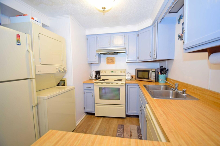 Private kitchen 5, Old Wharf 15 1 Bedroom Condo by RedAwning, Worcester