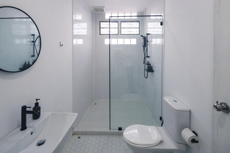 Bathroom 12