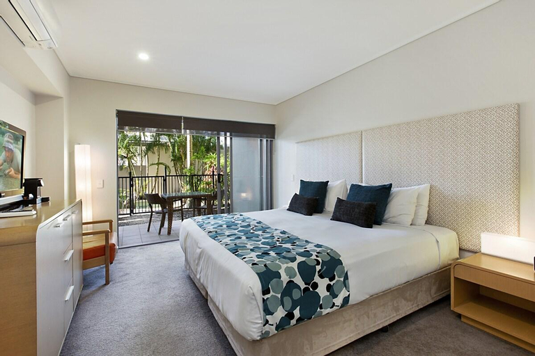 Bedroom 1, Hotel Room w/ WIFI & Private Plunge Pool Included, Tweed - Tweed-Heads
