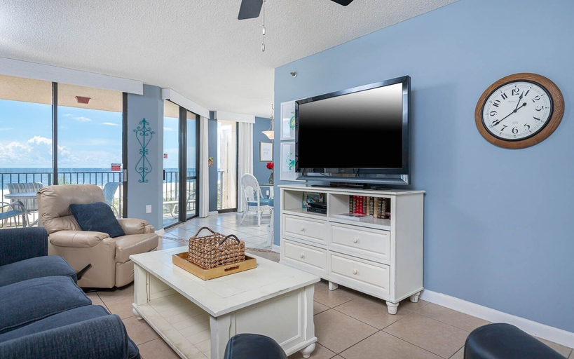 Living area, Phoenix East 202 1 Bedroom Condo, Baldwin