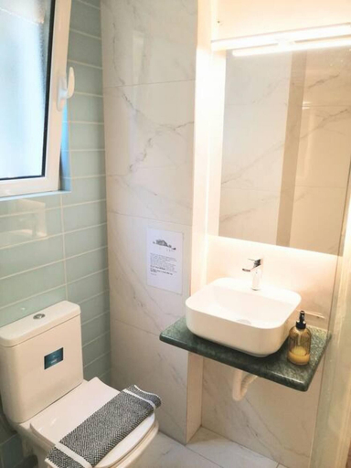 Bathroom 4, Elegant Apartment in Parliament Square, Attica