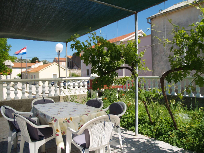 Food & Drinks, Spacious Holiday House Domenico, Preko