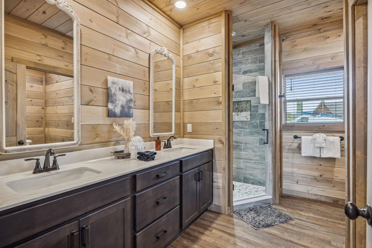 Bathroom 3, Southern Comfort 5 Bedroom Cabin by RedAwning, Sevier