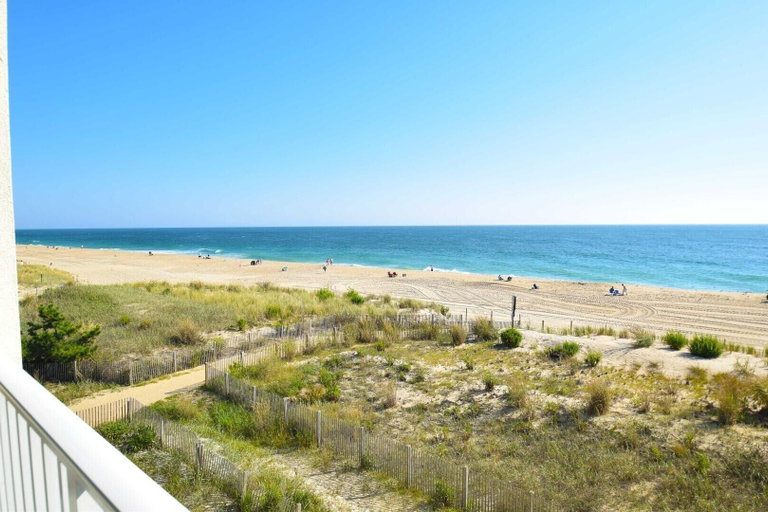 Beach 4, Ocean Place 315 2 Bedroom Condo by RedAwning, Sussex