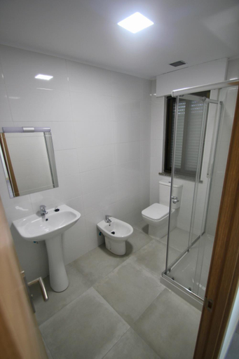 Bathroom 2, La Villa Hostal, Salamanca