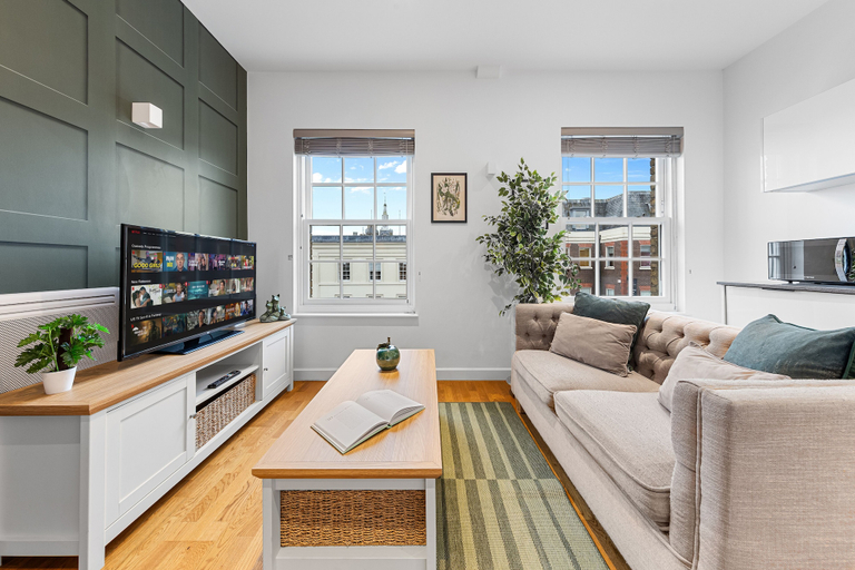 Others 4, Stunning 1 Bed Apartment Near Heathrow London, Surrey