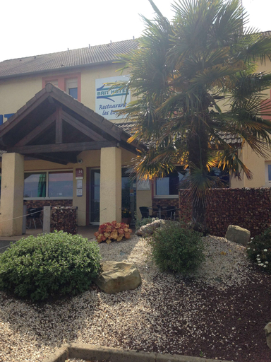 Exterior & Views 2, Brit Hotel Les Evens, Sarthe