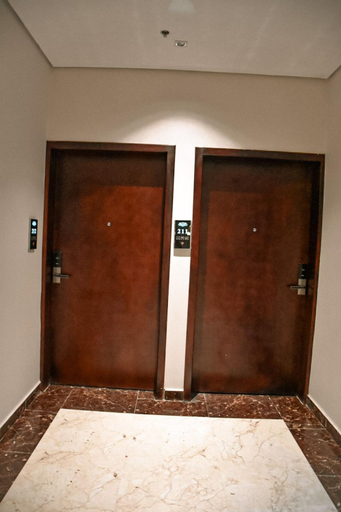 Others 4, Dolph Hotel Suites