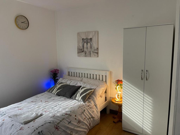 Bedroom 3, Luxury Studio Flat in London, London