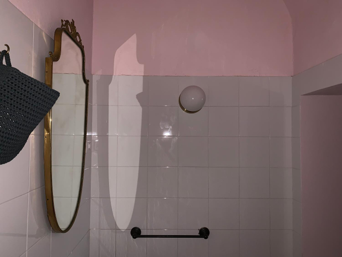 Bathroom, Casa Cerboneschi, Pisa