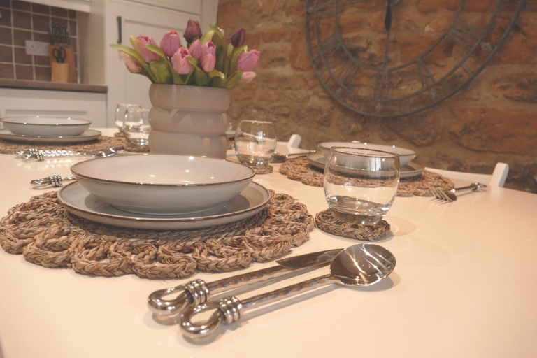 Food & Drinks, Immaculate 1-bed Cottage in Moreton in Marsh, Gloucestershire