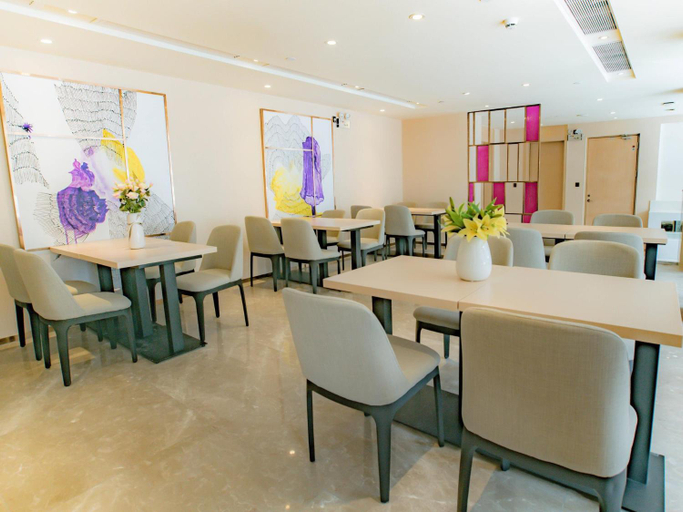 Food & Drinks, Lavande Hotels· Qinglv Zhong Road Opera, Zhuhai
