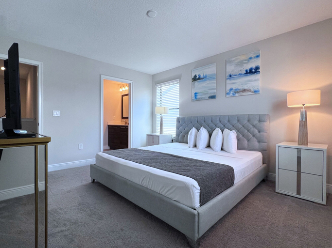 Bedroom 2, Balmoral Resort-140aa 5 Bedroom Home by RedAwning, Polk