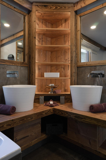 Bathroom 29