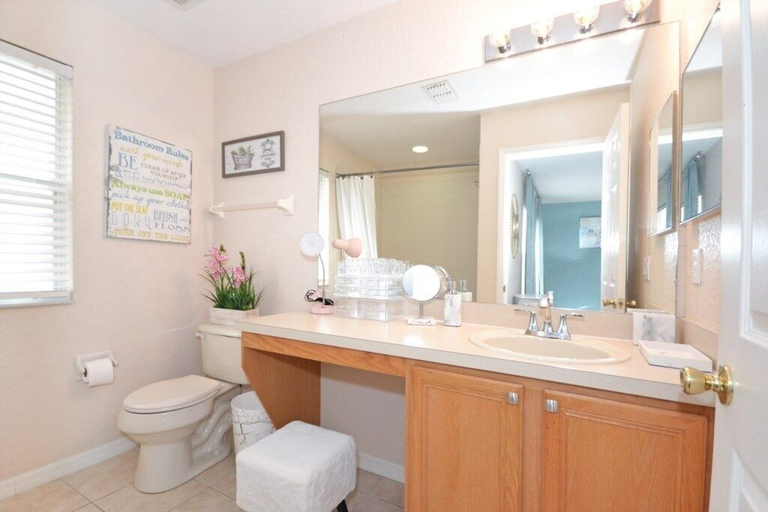 Bathroom 4, La Mirage 4 Bedroom Townhouse by RedAwning, Polk