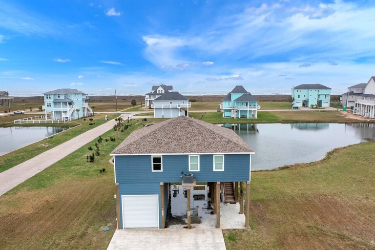 Property grounds 3, Born To Beach 4 Bedroom Home by RedAwning, Galveston