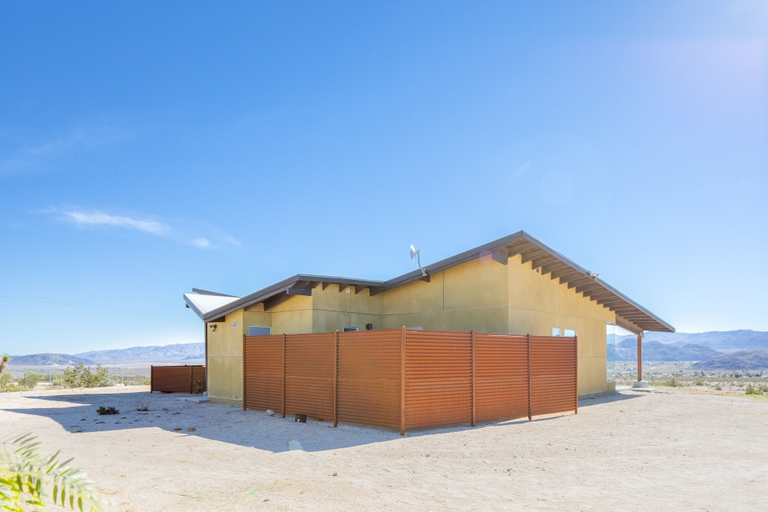 Exterior 5, Las Alas Del Sol- A Desert Architectural Gem 2 Bedroom Home by RedAwning, San Bernardino