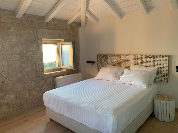 Bedroom 3, Patio 4 Bedrooms Villa Lydia With Private Pool, Peloponnese