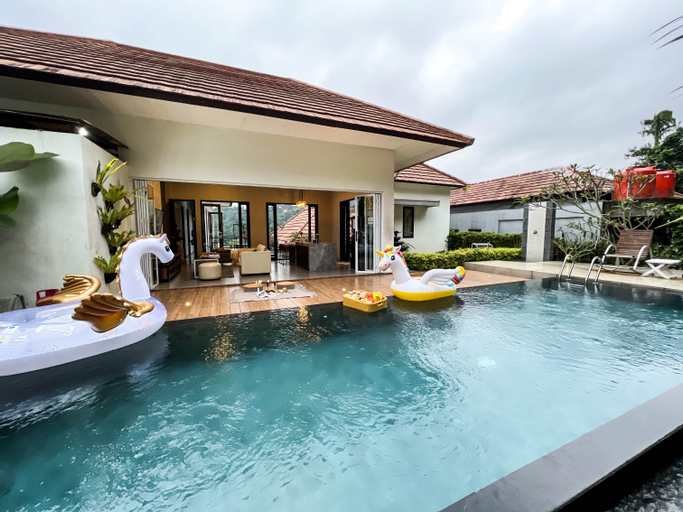 Swimming Pool 21