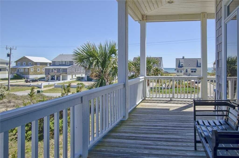 Property grounds 5, Nash Cottage 6 Bedroom Home by RedAwning, Carteret
