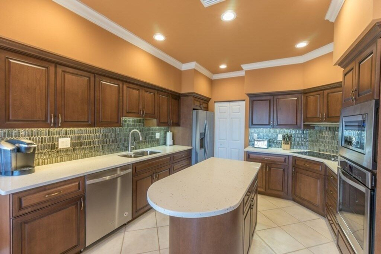 Others 4, Donax 3 Bedroom Condo by RedAwning, Lee