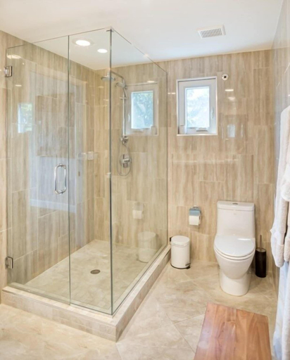 Bathroom 3, Sömmergluck 5 Bedroom Home by RedAwning, Lee