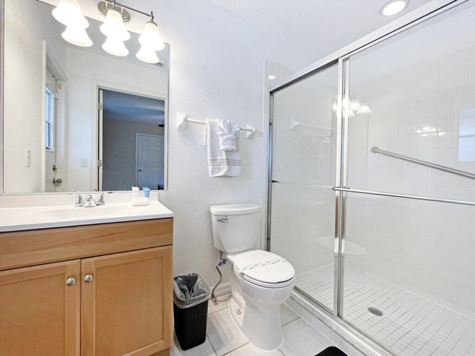 Bathroom 3, Heavenly Venture 4 Bedroom Home by RedAwning, Polk