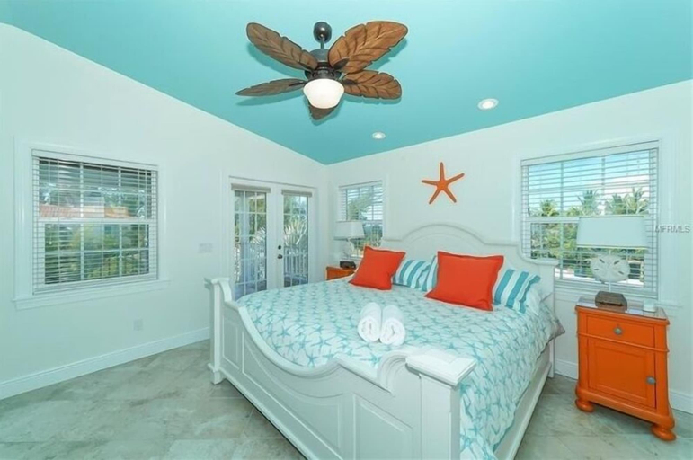 Bedroom 3, Footprints in the Sand managed by Beach Retreats, Manatee