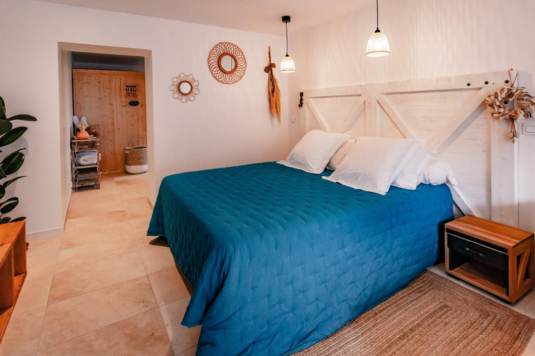 Bedroom 3, La demeure des sens avec spa et sauna, Gard